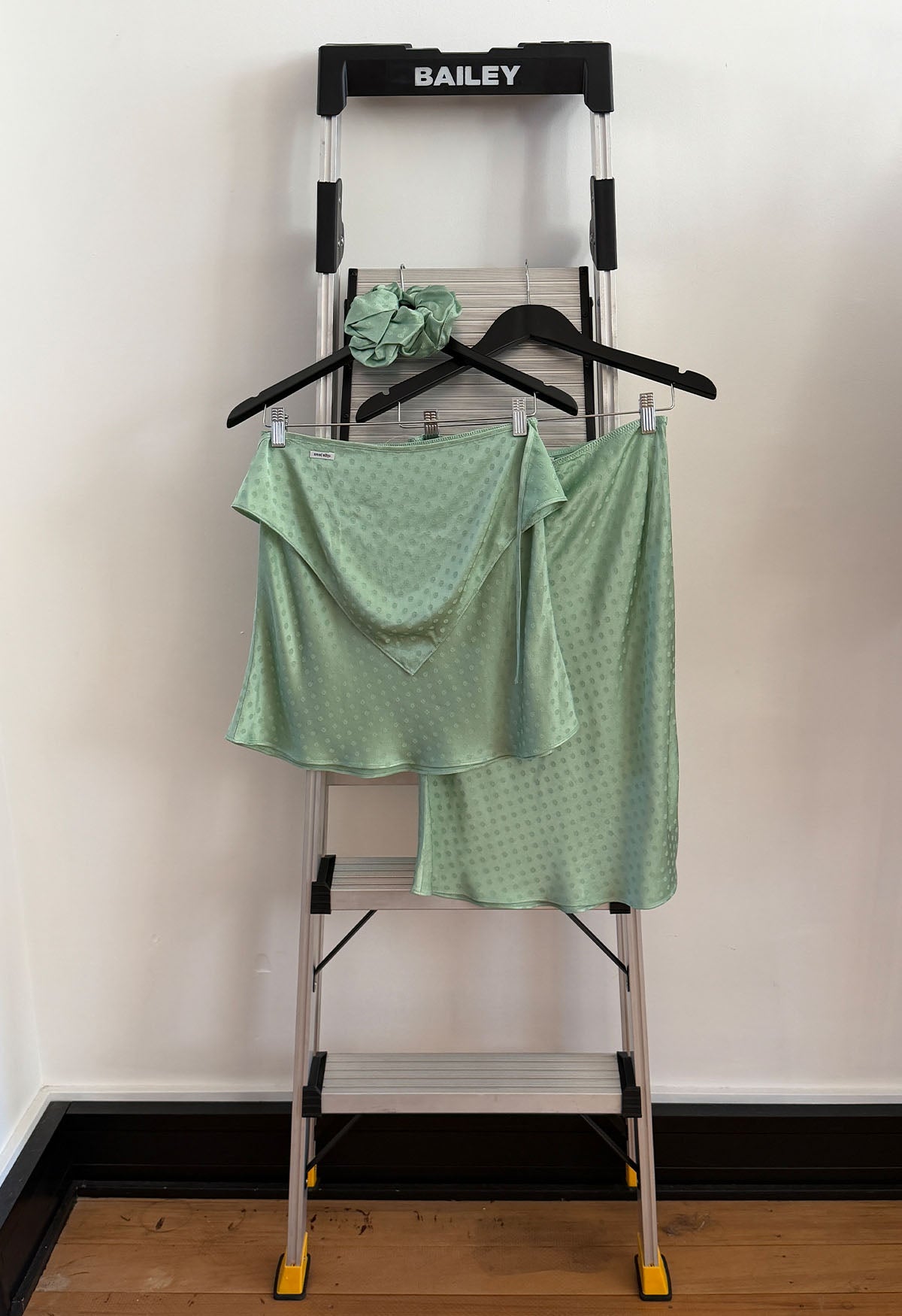 Bias Knee Skirt Jacquard Menta