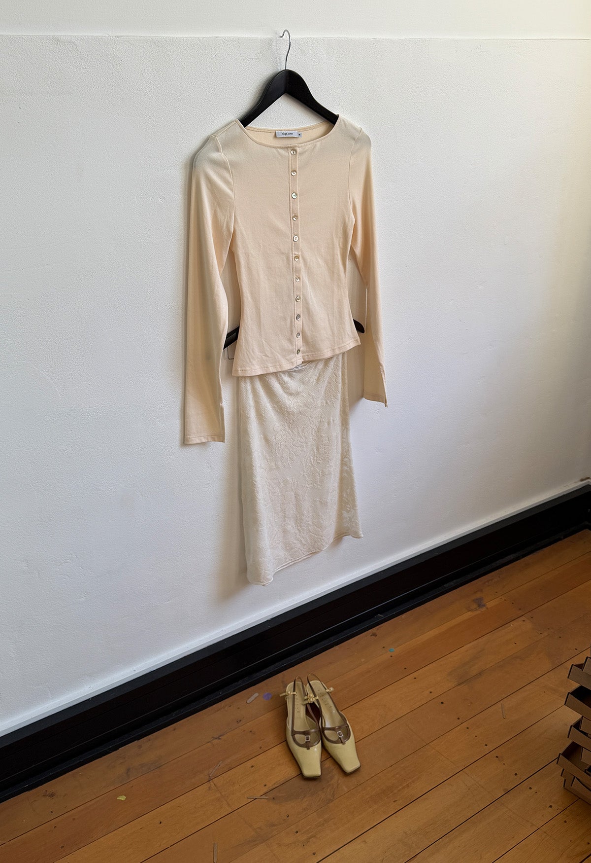 Button-Through Long Sleeve Top Avena