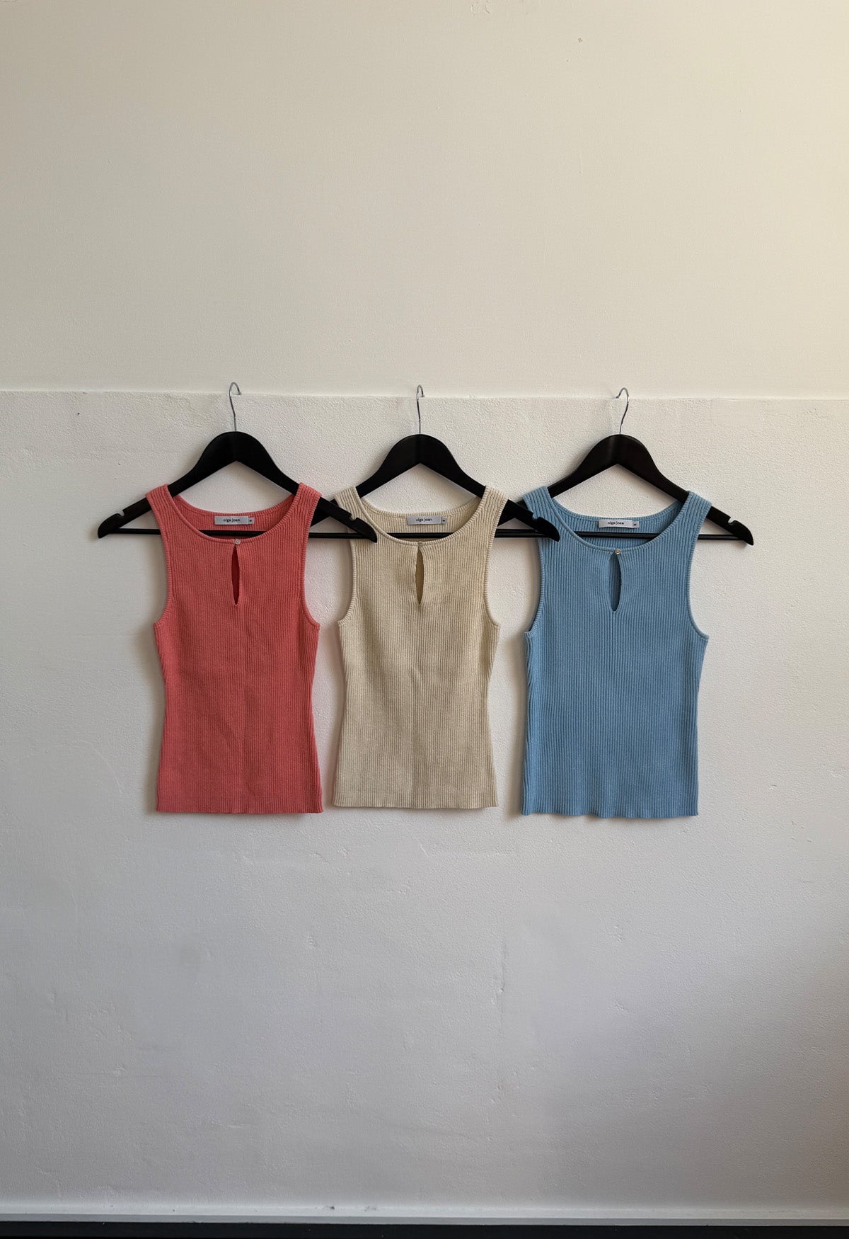 Key-Hole Knit Tank Avena